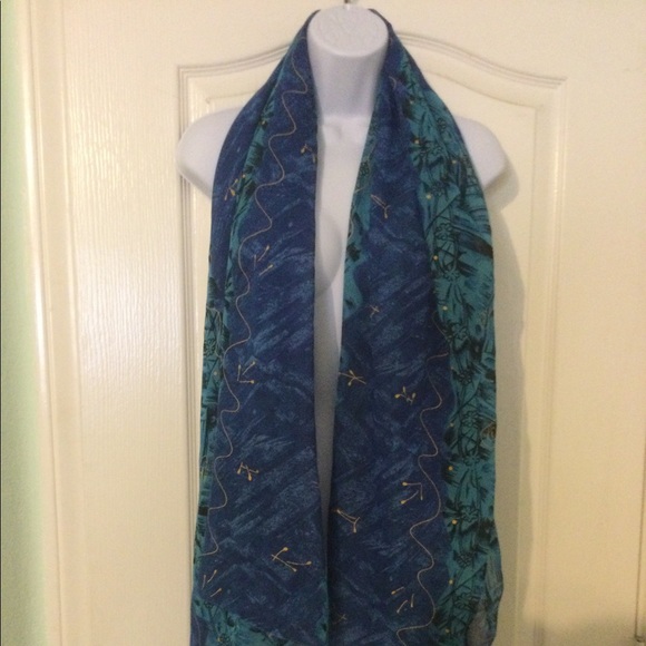 Beautiful Polyester scarf More by Lata - Picture 8 of 8